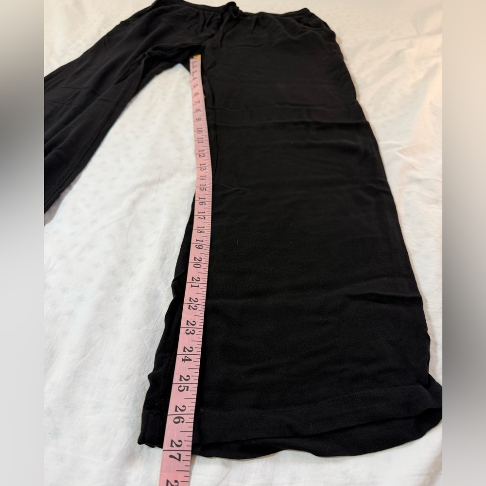Black Wide-Leg Draw String Flowy Pants - Picture 3 of 8